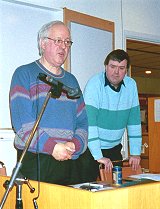 Tony Franzén och Gunnar 
Sundberg håller föredrag om fonografrullar.